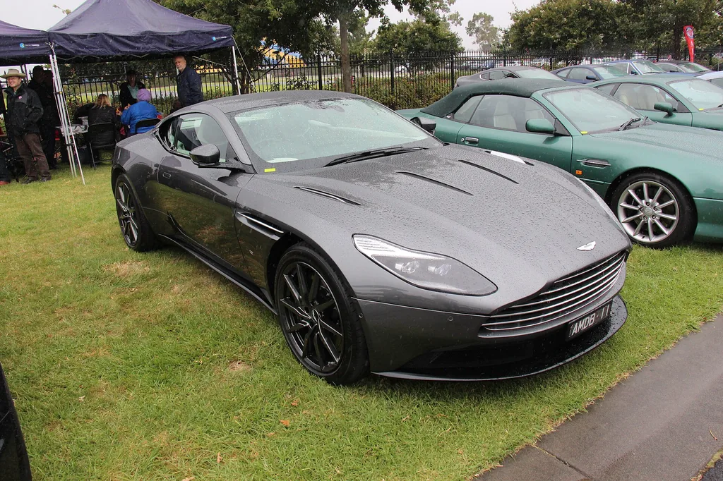 Aston Martin DB9 Coupe 2014