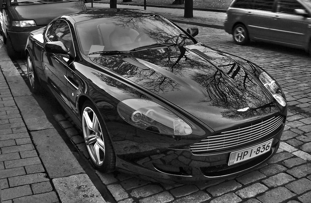 Aston Martin DB9 2011