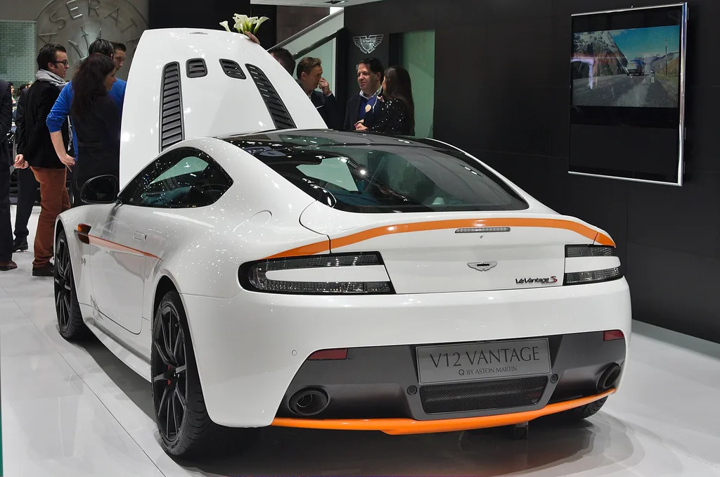 Aston Martin Vantage 2025