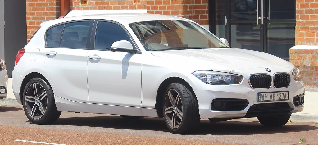 BMW 120IA 2019