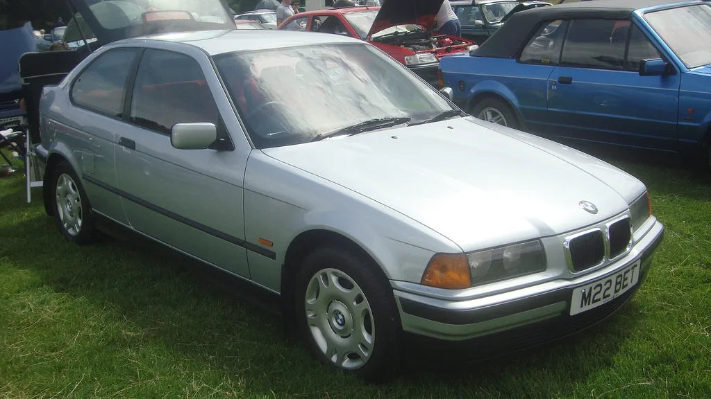 BMW 318TI 1998