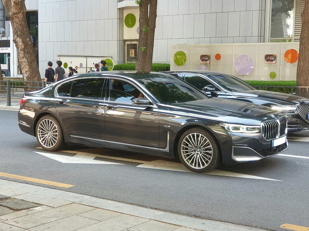 BMW 745LE 2022