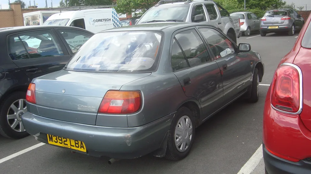 Daihatsu Charade Sedan 1995