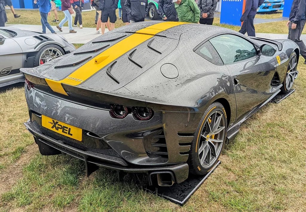 Ferrari 812 2023