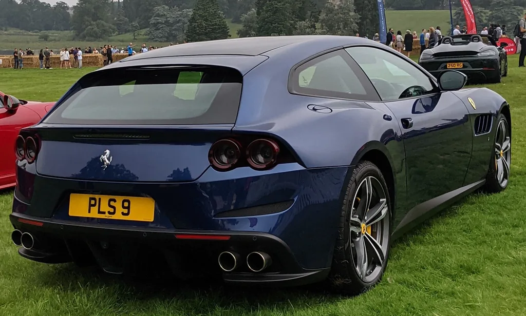 Ferrari GTC4 2019