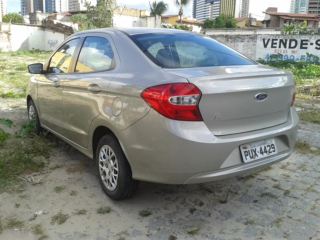 Ford Ka Sedan 2015
