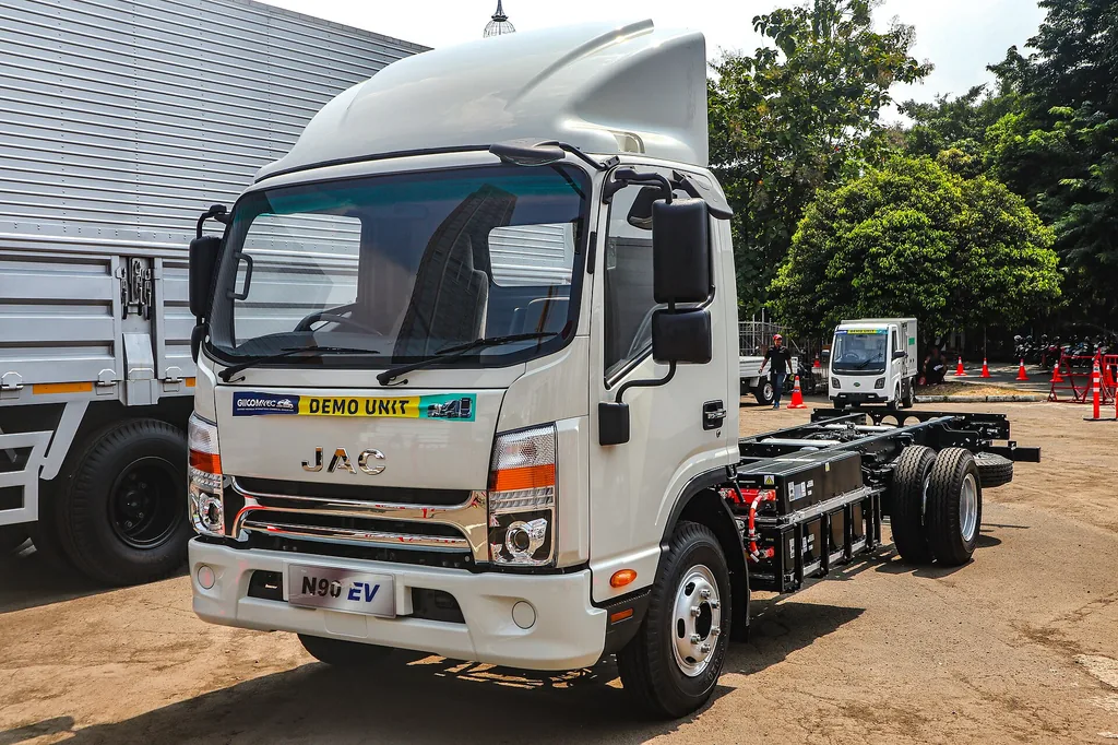 JAC iEV 2026