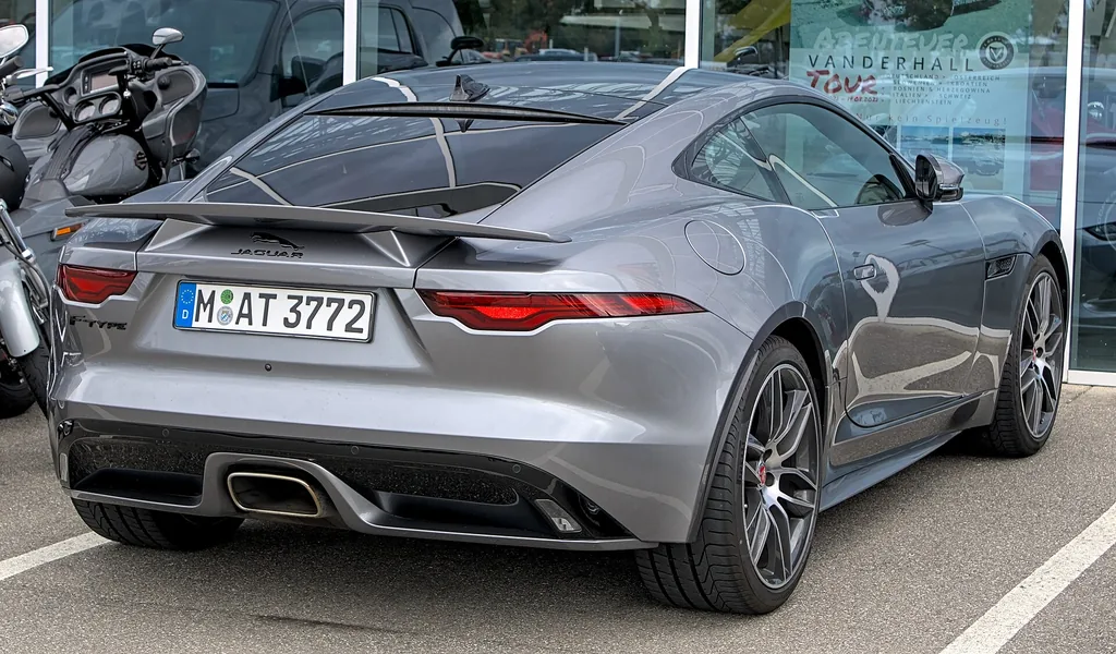 Jaguar F-Type 2024