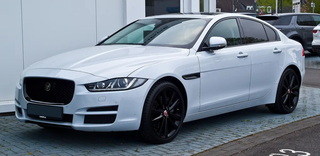 Jaguar Xe 2021