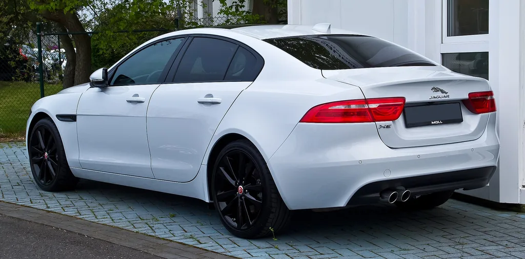 Jaguar Xe 2019