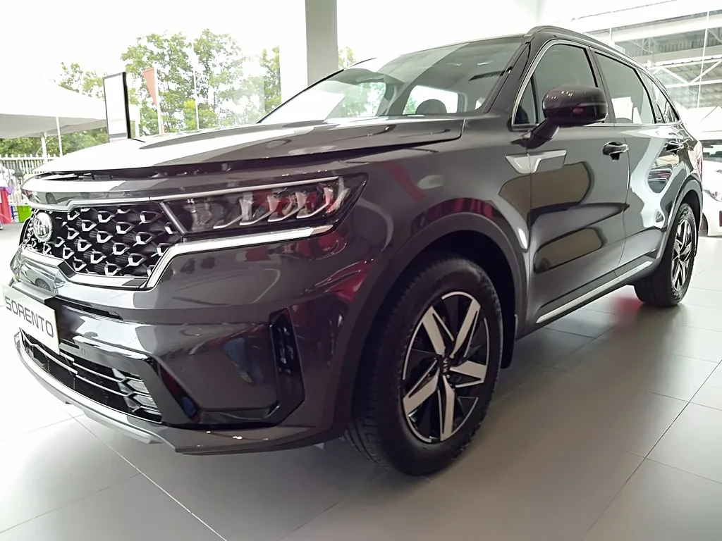Kia Grand 2021