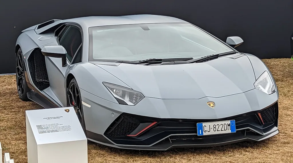 Lamborghini Aventador 2021