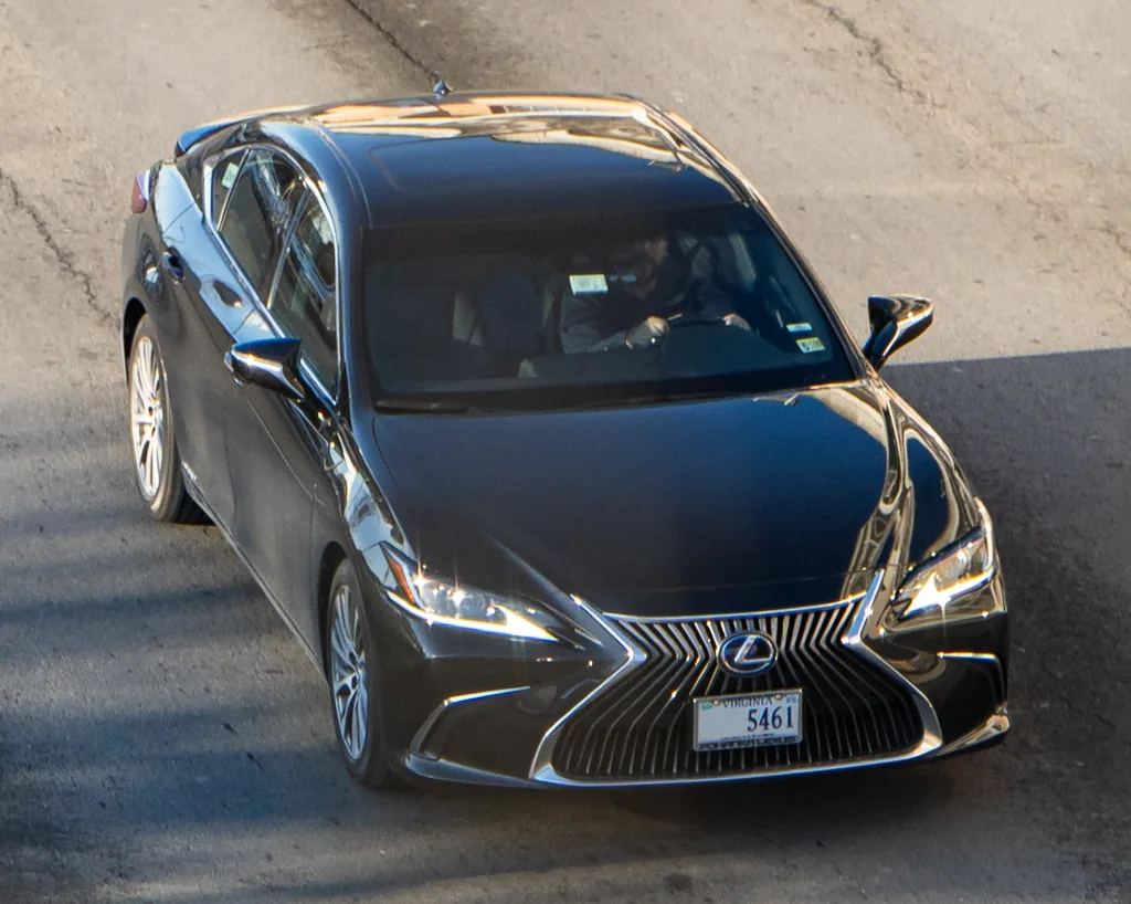 Lexus ES300H 2025