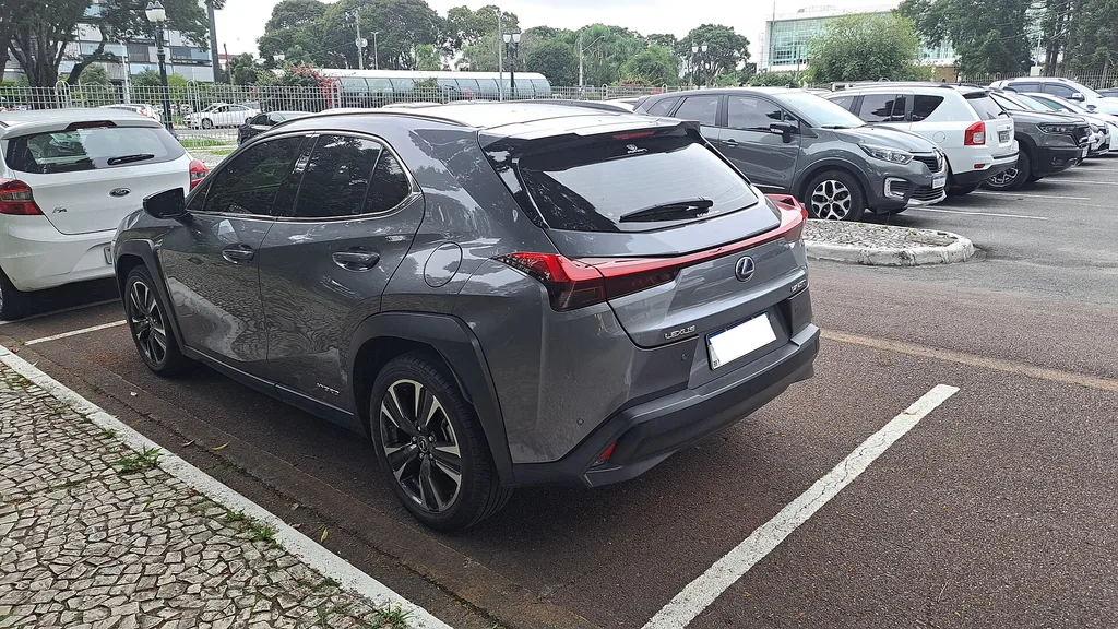 Lexus Ux-250H 2024
