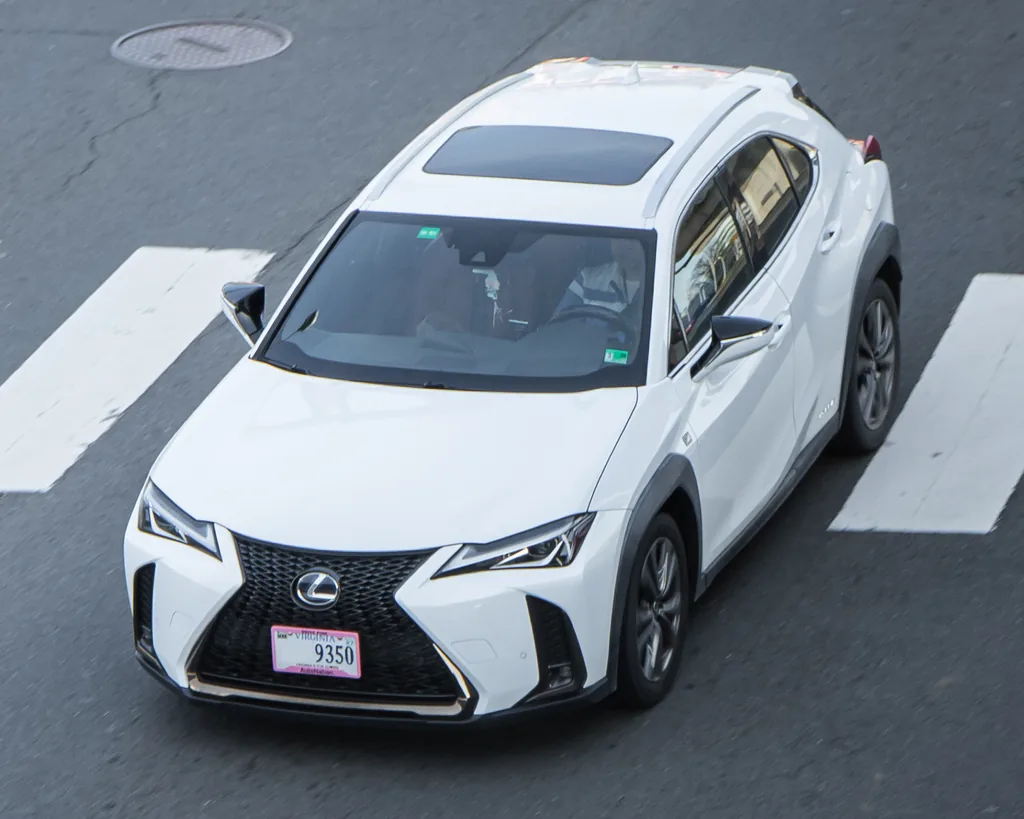Lexus Ux-300H 2025