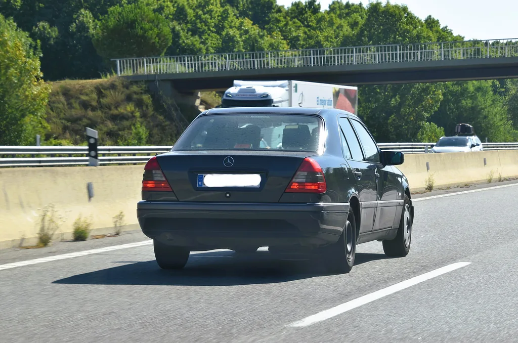 Mercedes-Benz C-220 1996