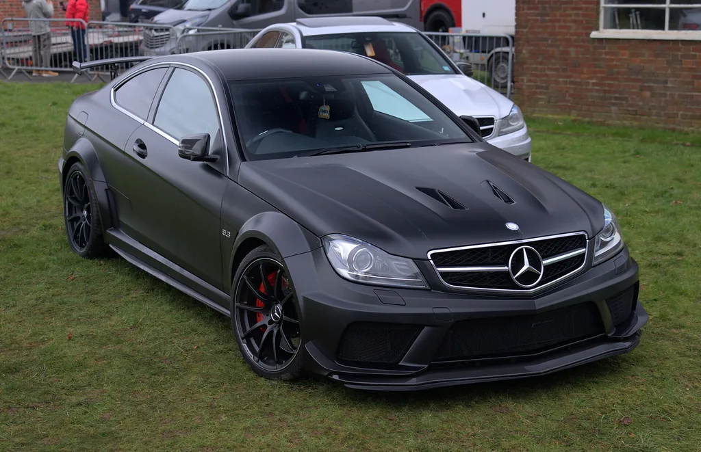 Mercedes-Benz C-63 2025