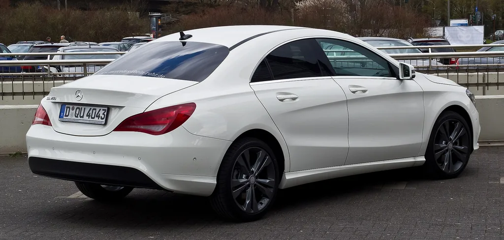 Mercedes-Benz CLA-200 2026