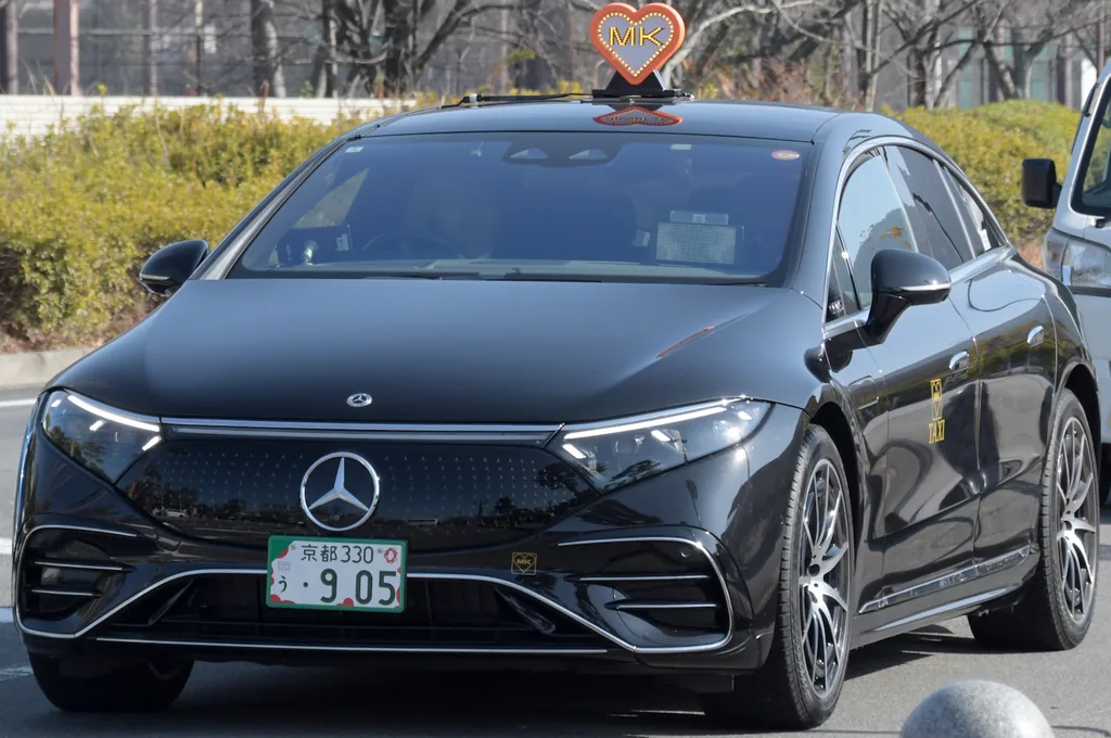 Mercedes-Benz Eqs 2025