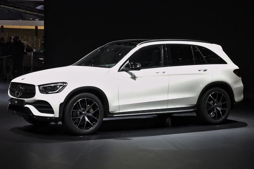Mercedes-Benz GLC-300 2027
