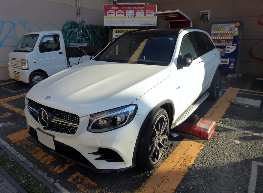 Mercedes-Benz GLC-43 2027