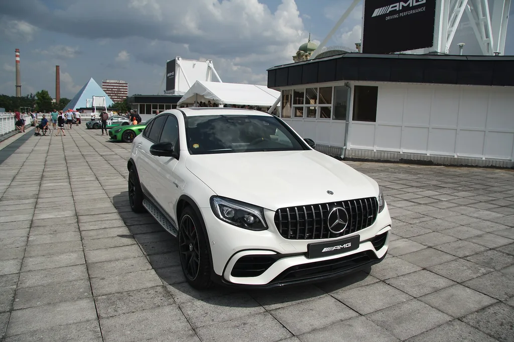 Mercedes-Benz GLC-63 2021