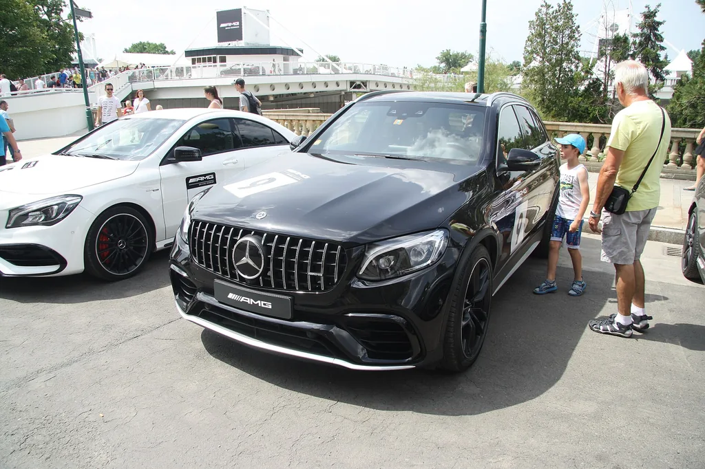 Mercedes-Benz GLC-63 2026
