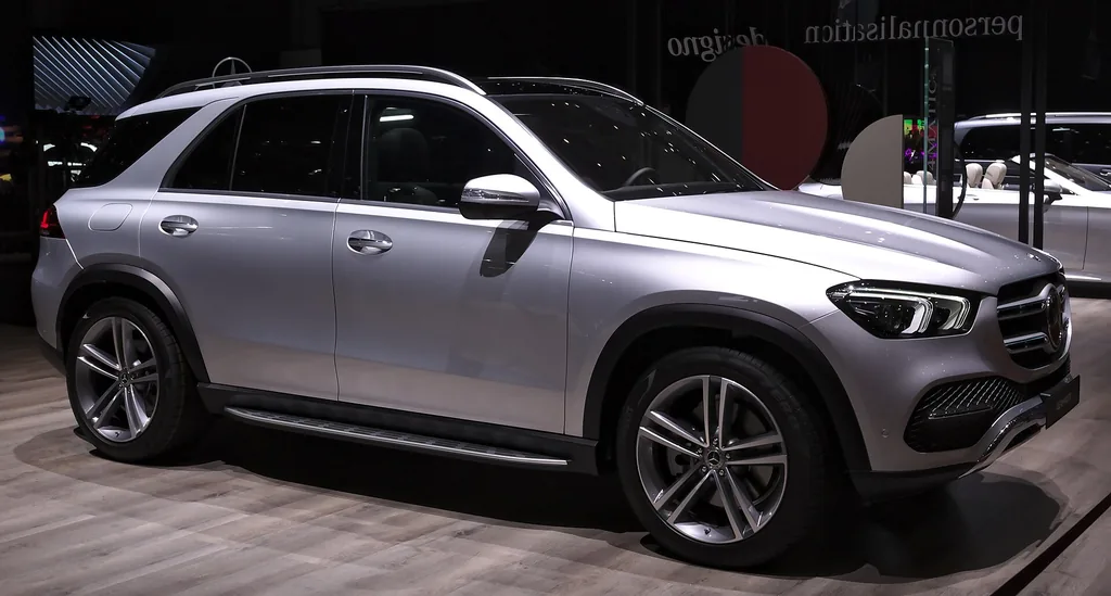 Mercedes-Benz GLE-450 2025