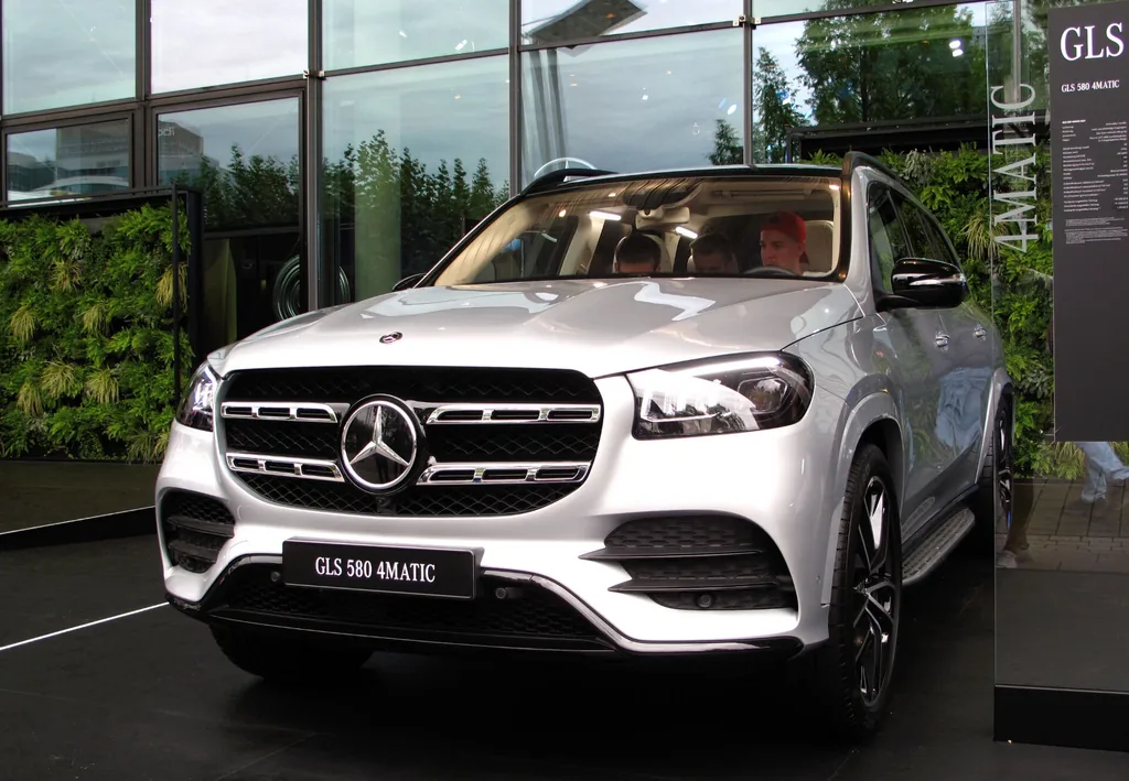 Mercedes-Benz GLS-500 2017