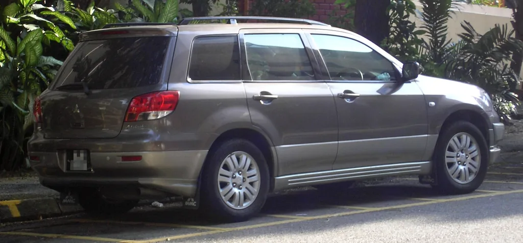 Mitsubishi Airtrek 2005