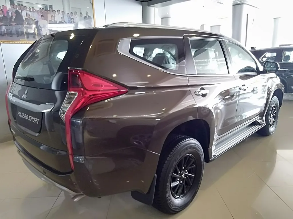 Mitsubishi Pajero 2020