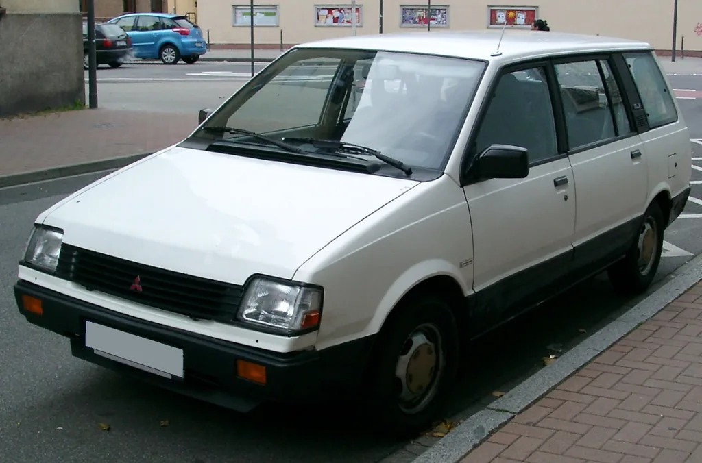 Mitsubishi Space Wagon 2004